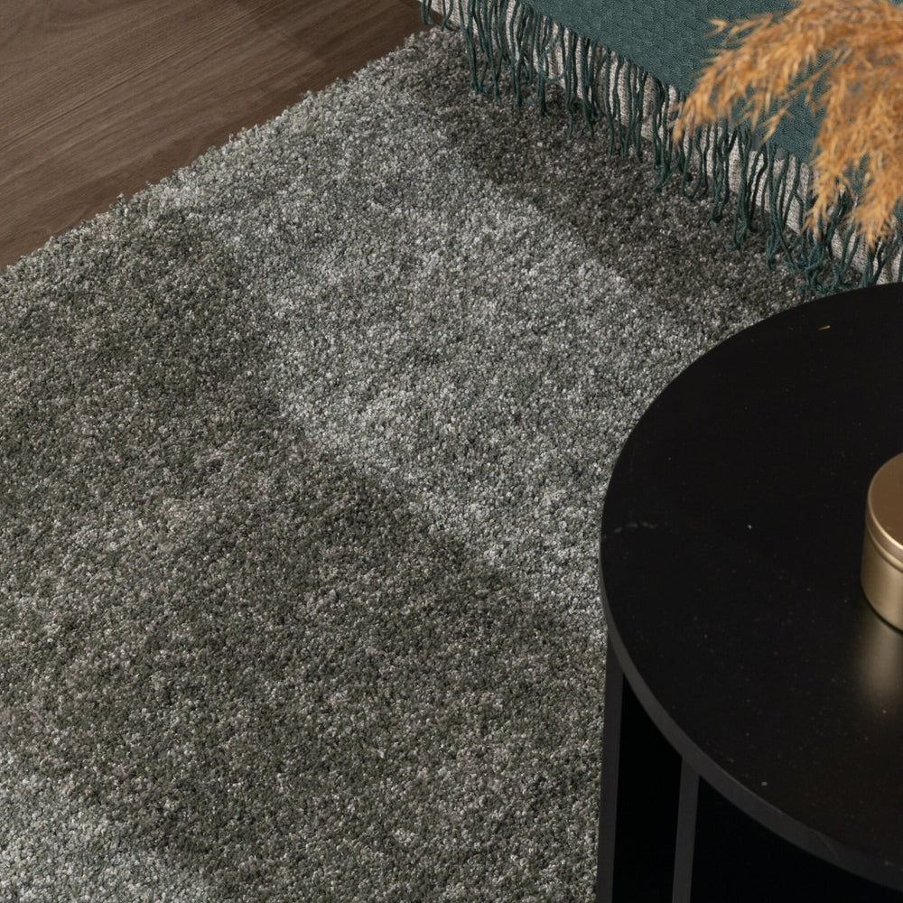 Shaggy rug - George Green