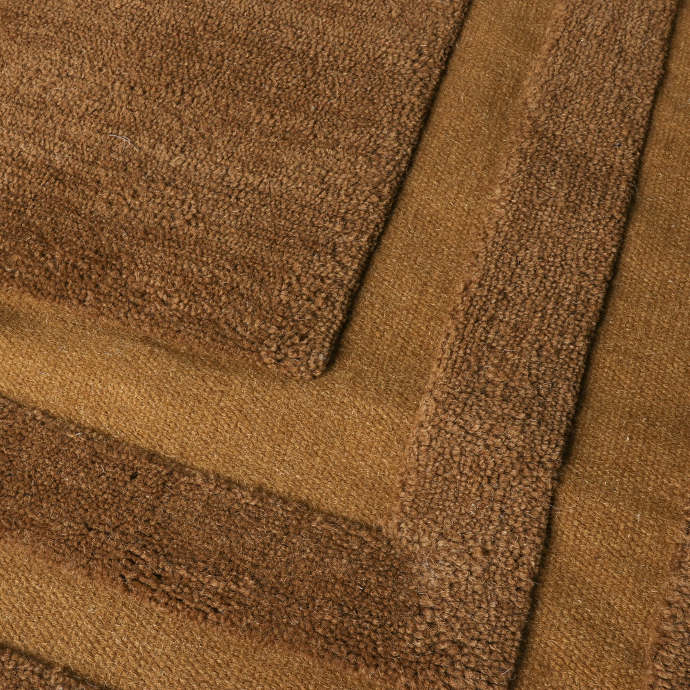 Wool rug - Judith Border Brown