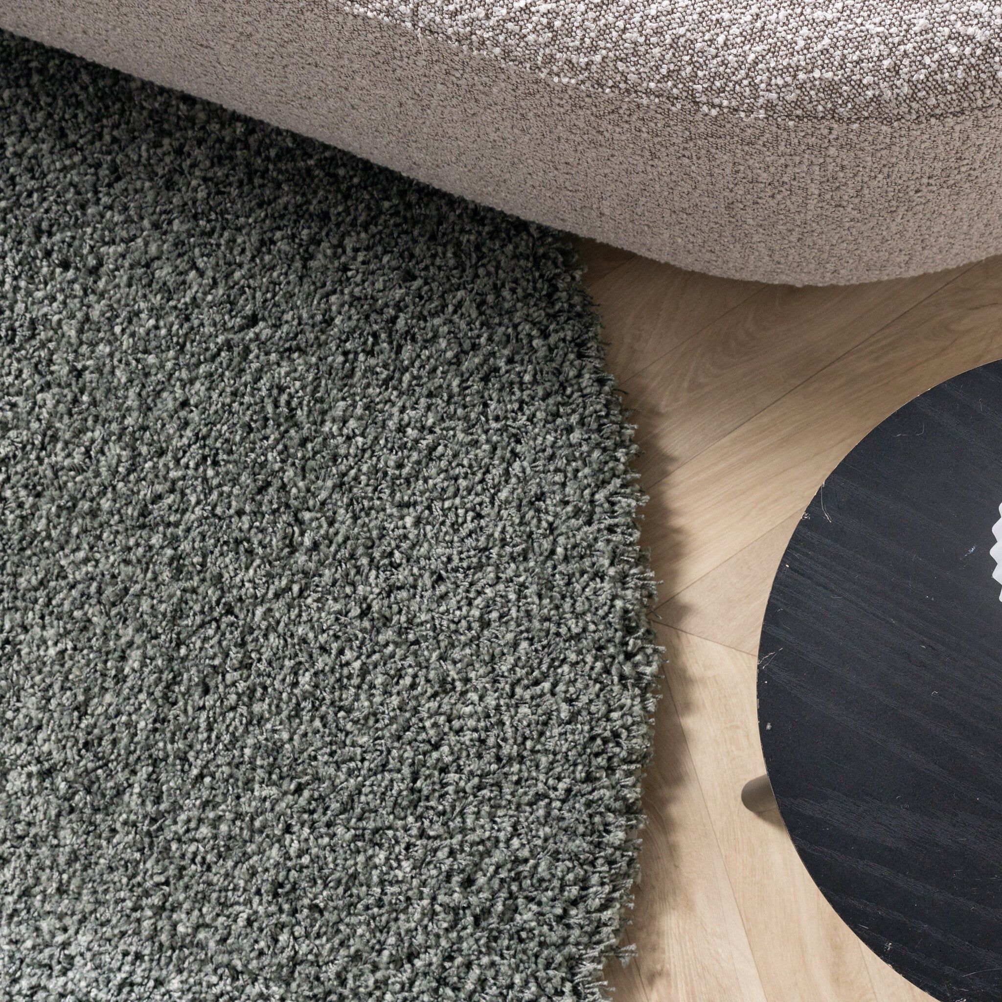 Round high-pile rug - Yves Green