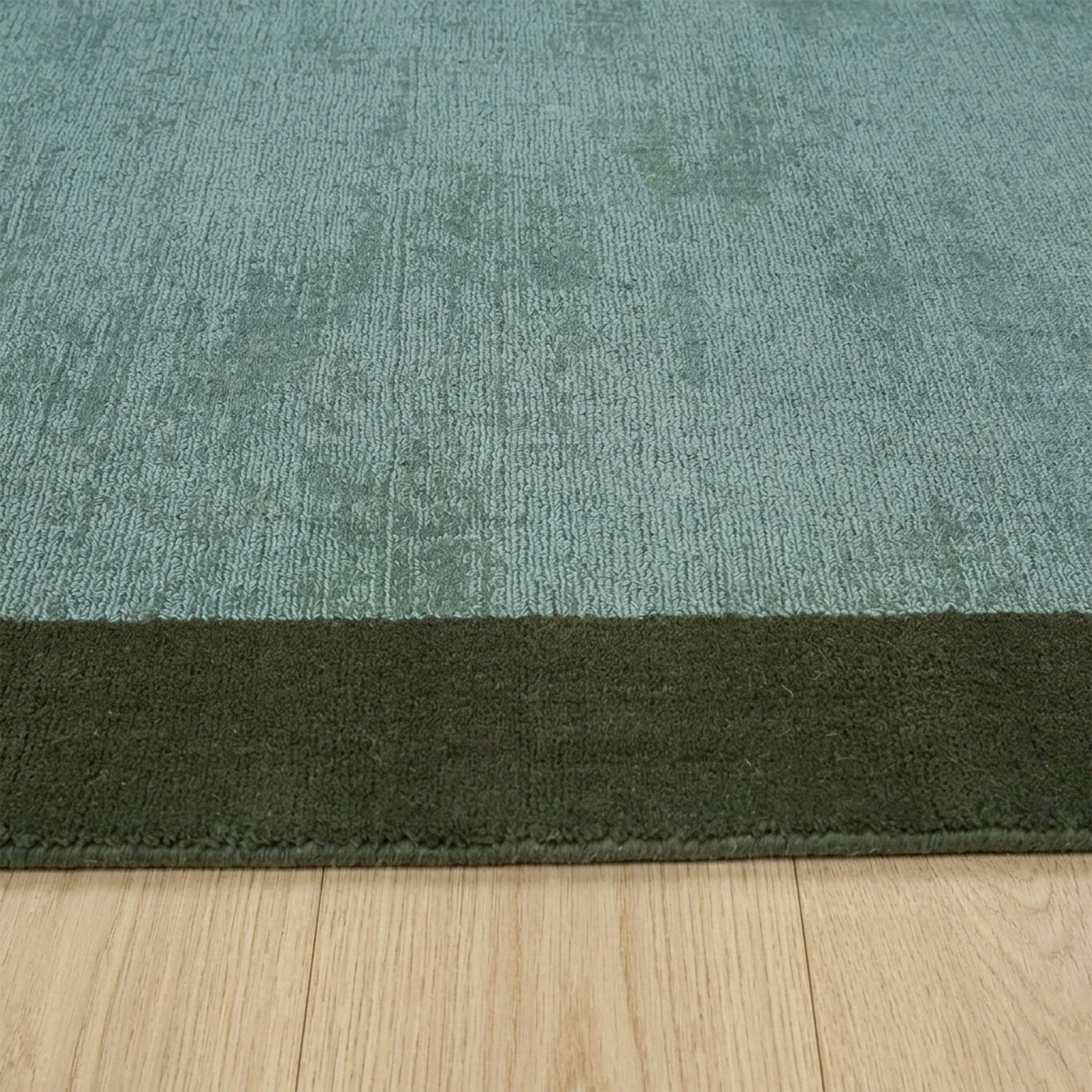 Low-pile rug - Lucien Border Green