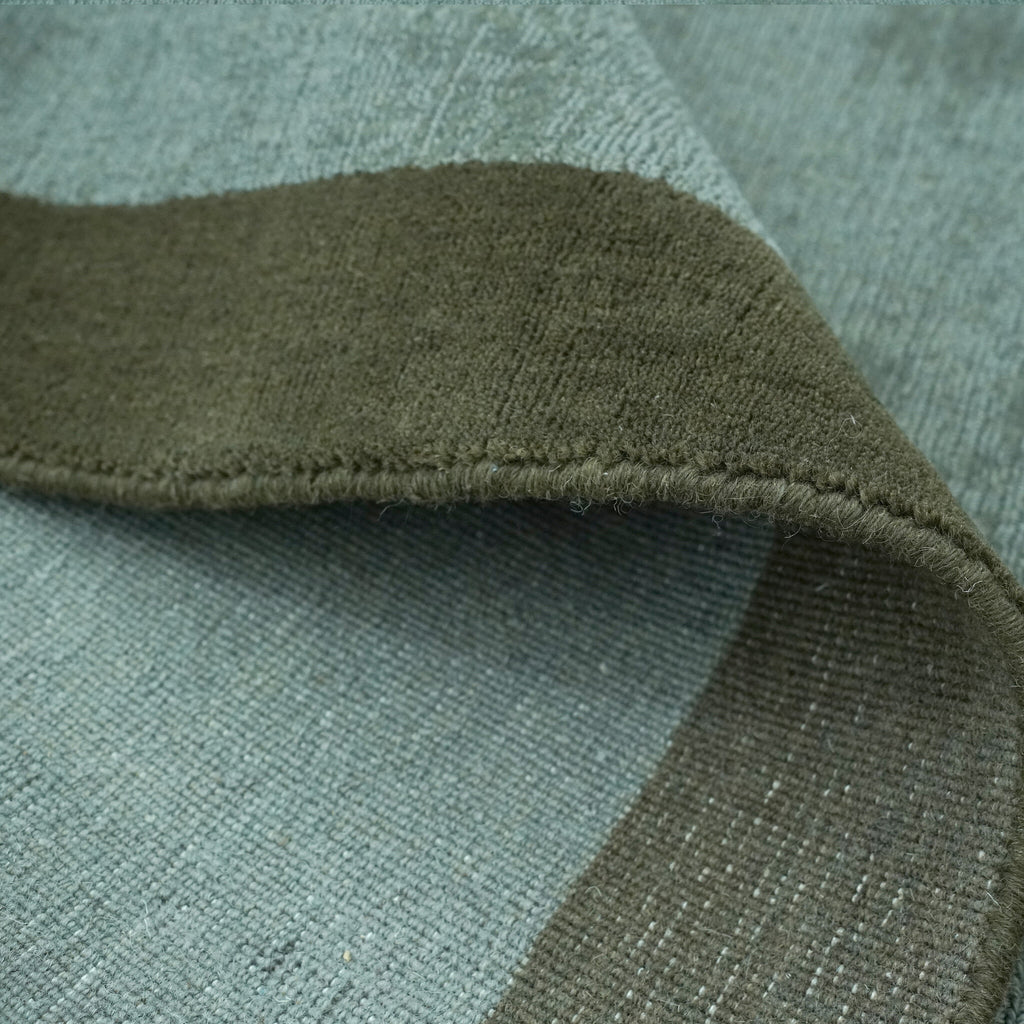 Low-pile rug - Lucien Border Green